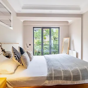 new-and-modern-flat-with-sea-view.istanbul-turkeyhotels.com/